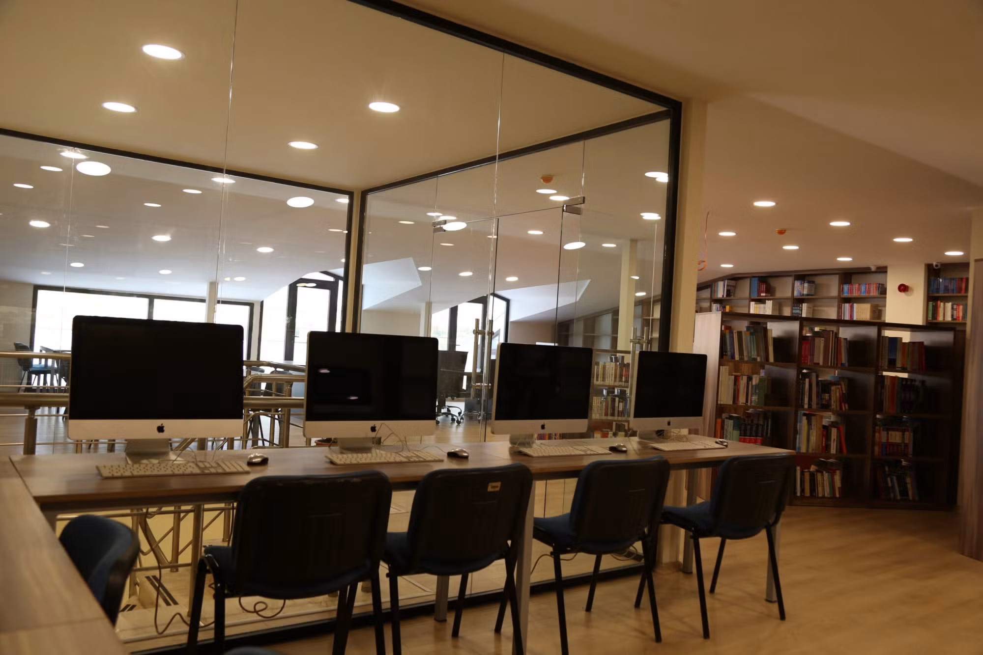 Galeri görseli